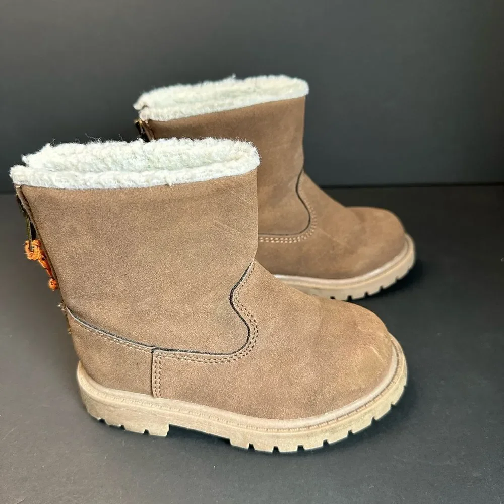 Carters Kids Faux‎ Suede Fleece Lined Boots Size 7